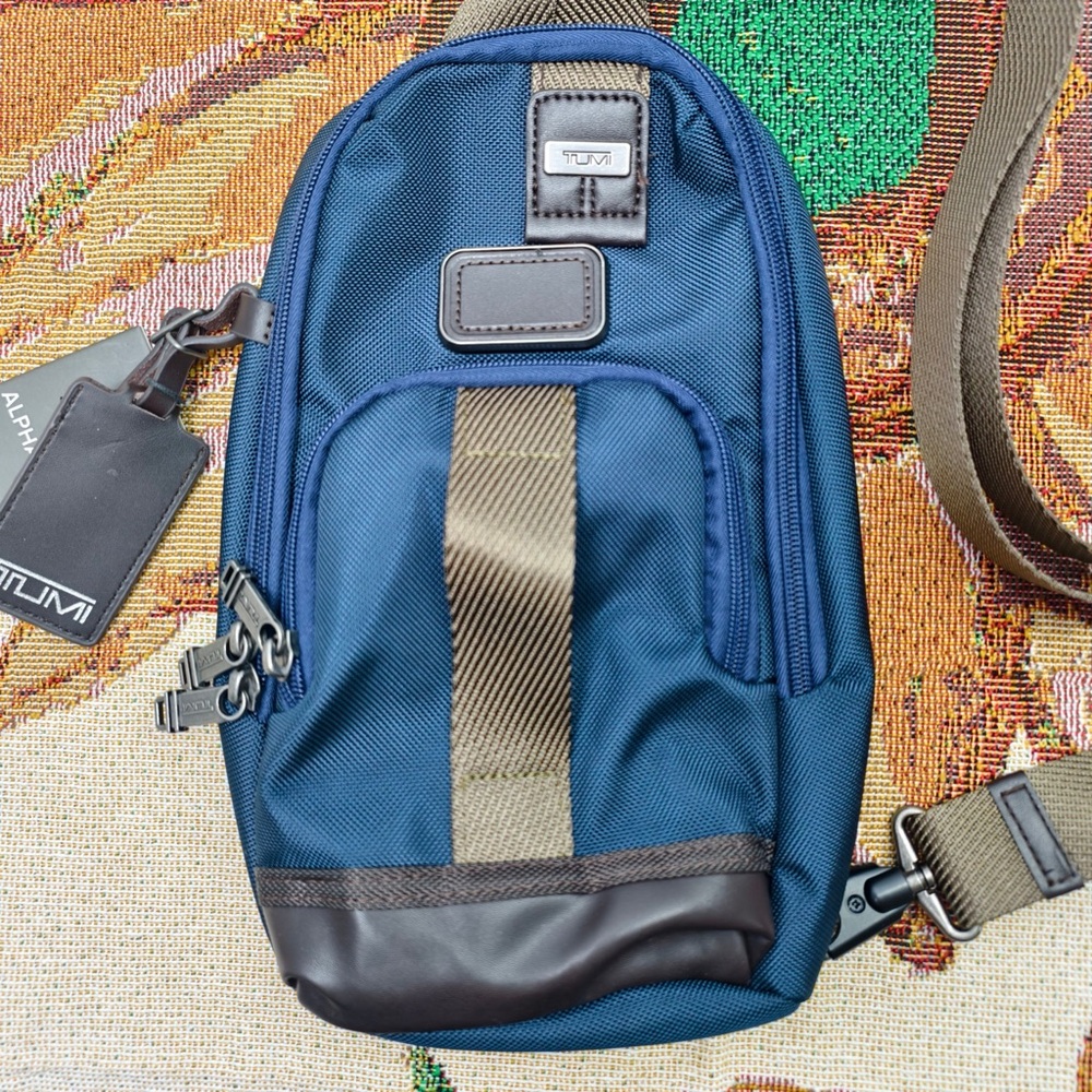 🌺Tumi Alpha Bravo Compact Shoulder Bag|Chest Pack - Picture 2 of 6